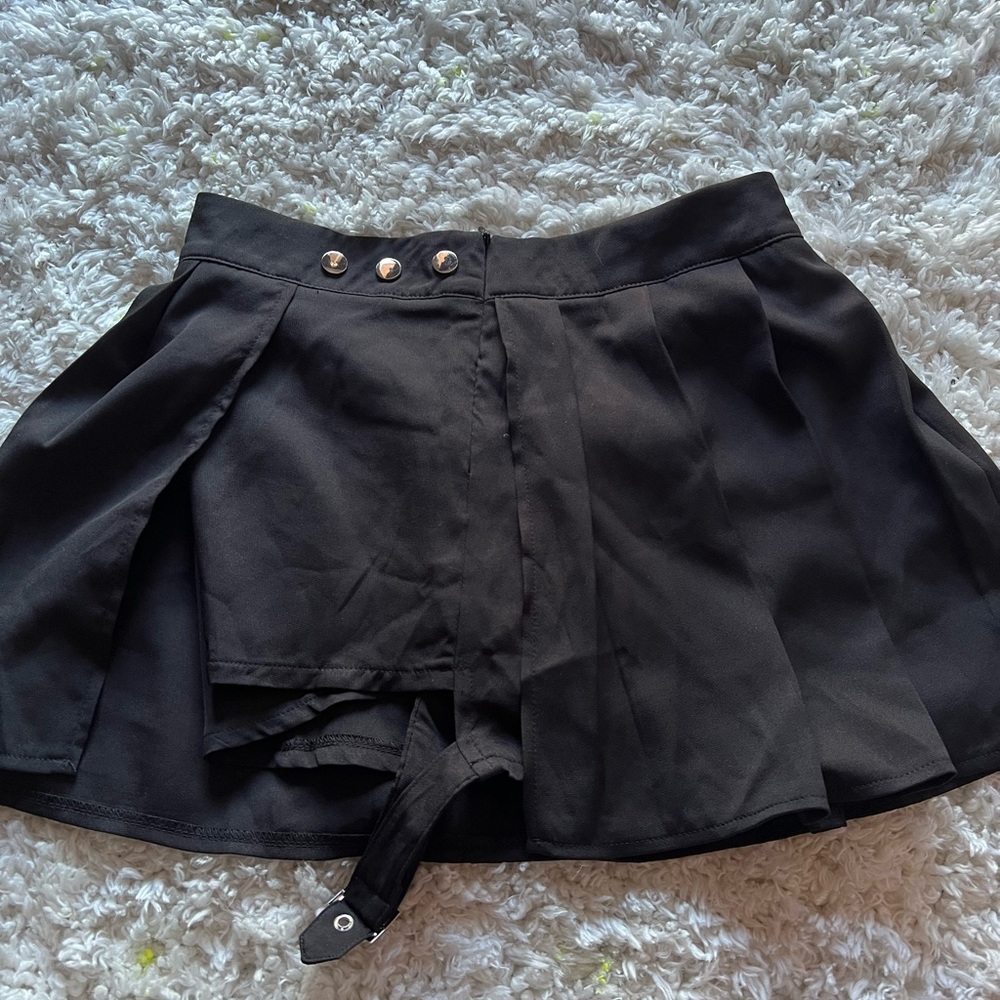 Black skirt